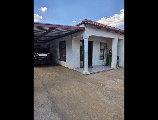 3 BEDROOM HOUSE FOR SALE IN KARENPARK